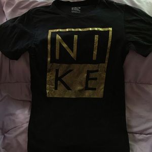 Nike T-shirt